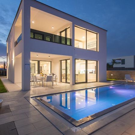 Luxury Villa Weiss - Malinska - Heated Pool - Central Floor Heating In Winter Exterior foto