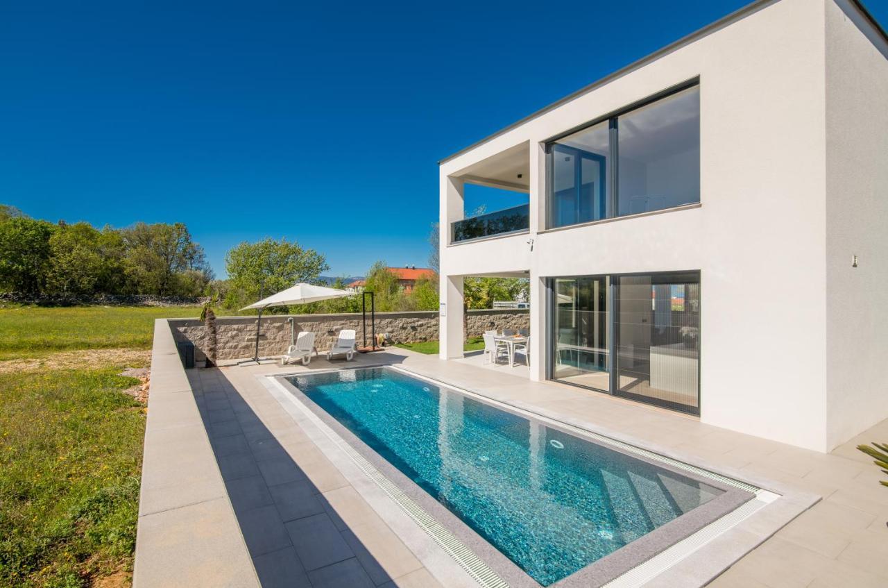 Luxury Villa Weiss - Malinska - Heated Pool - Central Floor Heating In Winter Exterior foto
