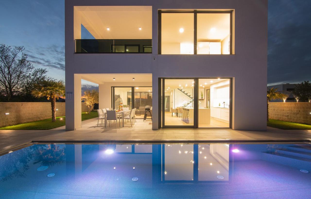 Luxury Villa Weiss - Malinska - Heated Pool - Central Floor Heating In Winter Exterior foto