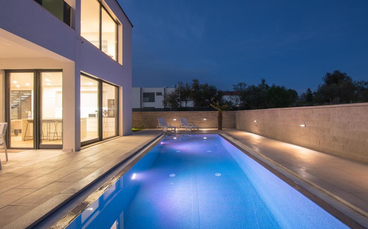 Luxury Villa Weiss - Malinska - Heated Pool - Central Floor Heating In Winter Exterior foto