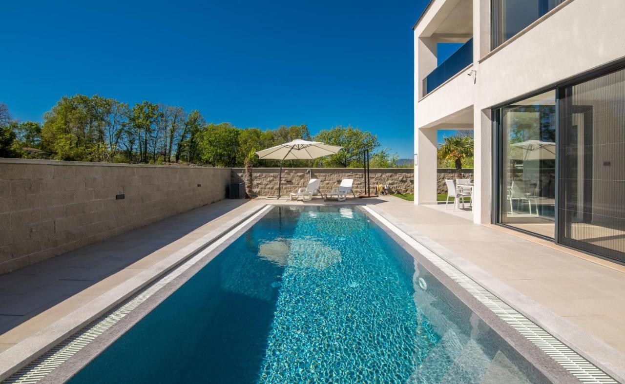 Luxury Villa Weiss - Malinska - Heated Pool - Central Floor Heating In Winter Exterior foto