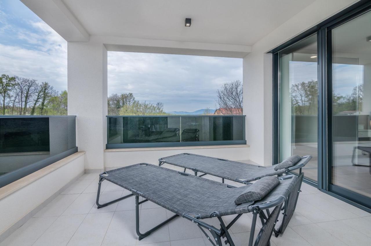Luxury Villa Weiss - Malinska - Heated Pool - Central Floor Heating In Winter Exterior foto