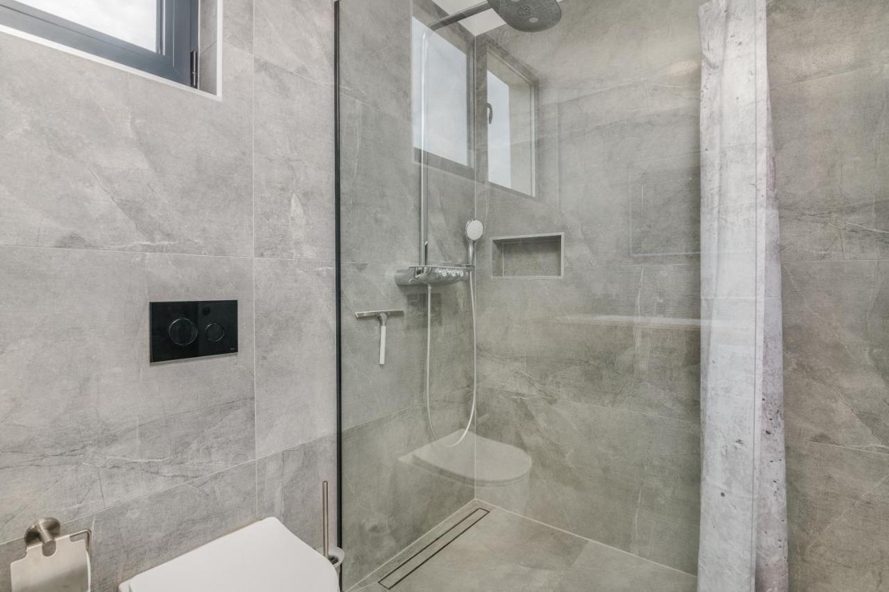 Luxury Villa Weiss - Malinska - Heated Pool - Central Floor Heating In Winter Exterior foto